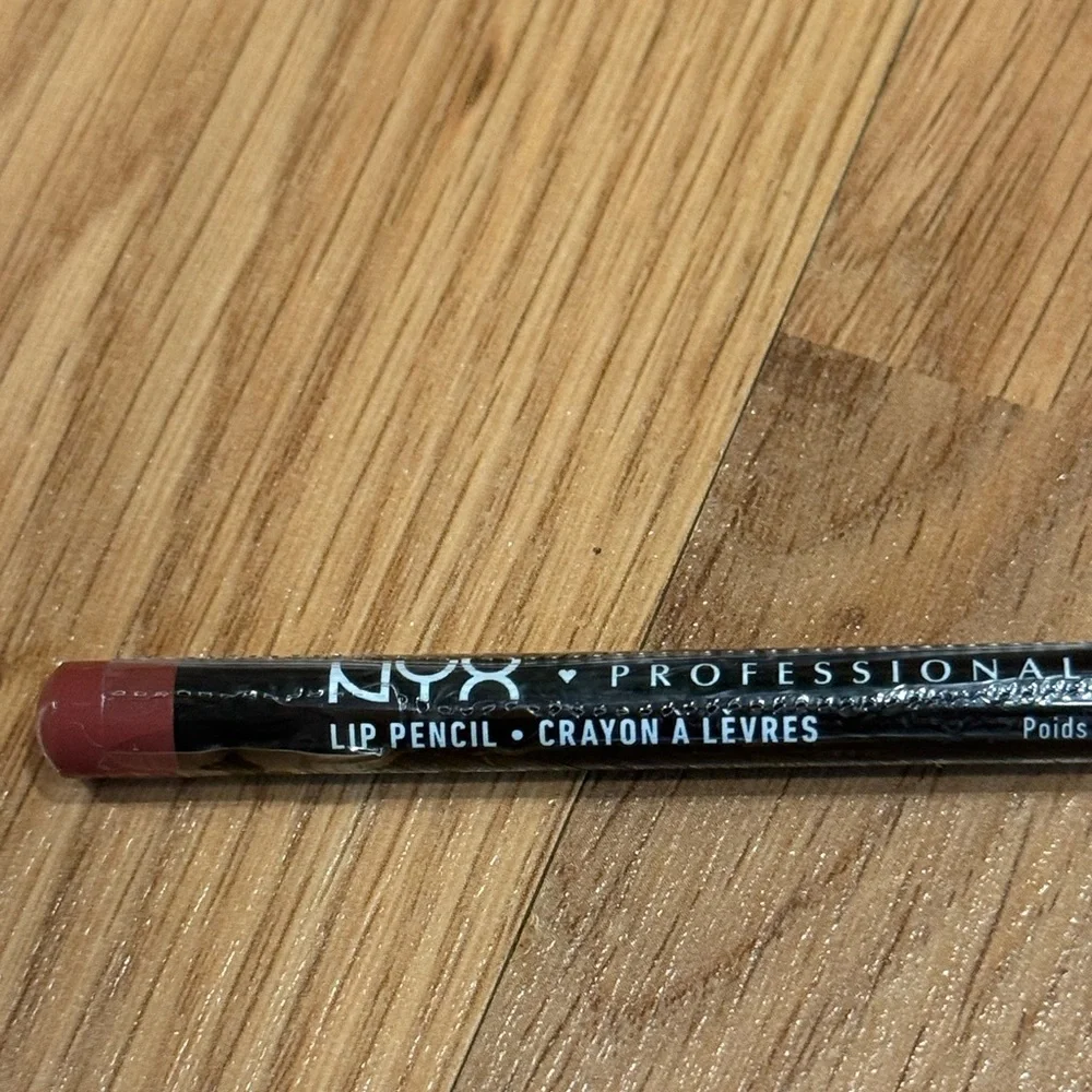 5 for $25 item 🌺 NYX Lip Pencils in Ever and Rebel Kind